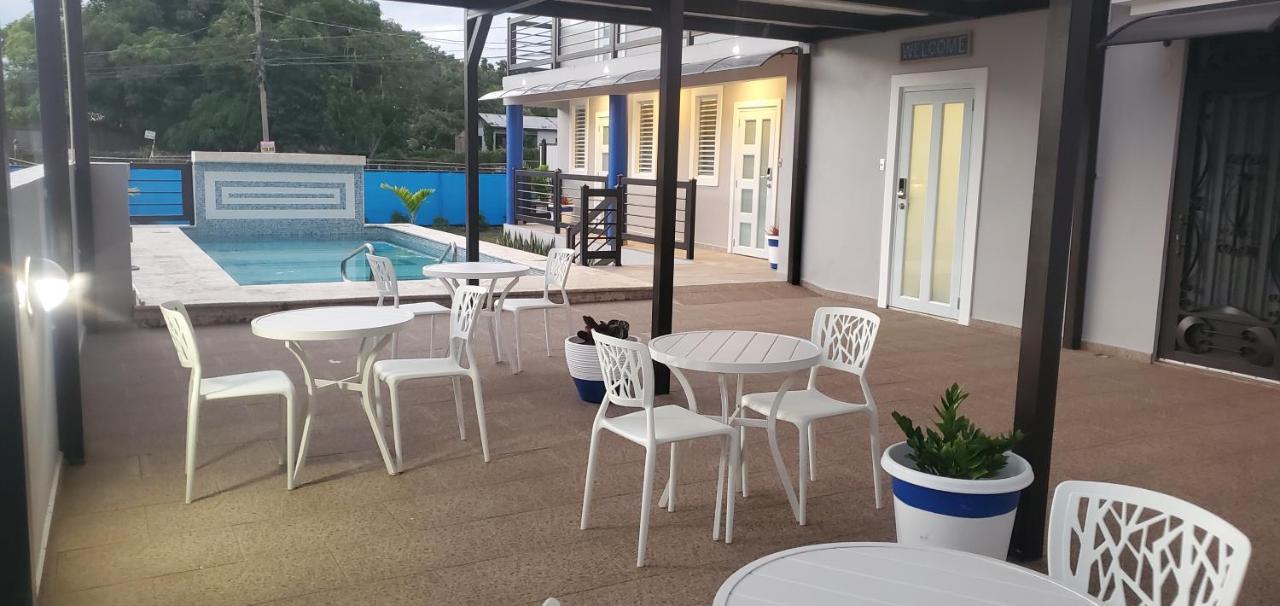 2 Palmas Str Hotel Aguadilla Ngoại thất bức ảnh